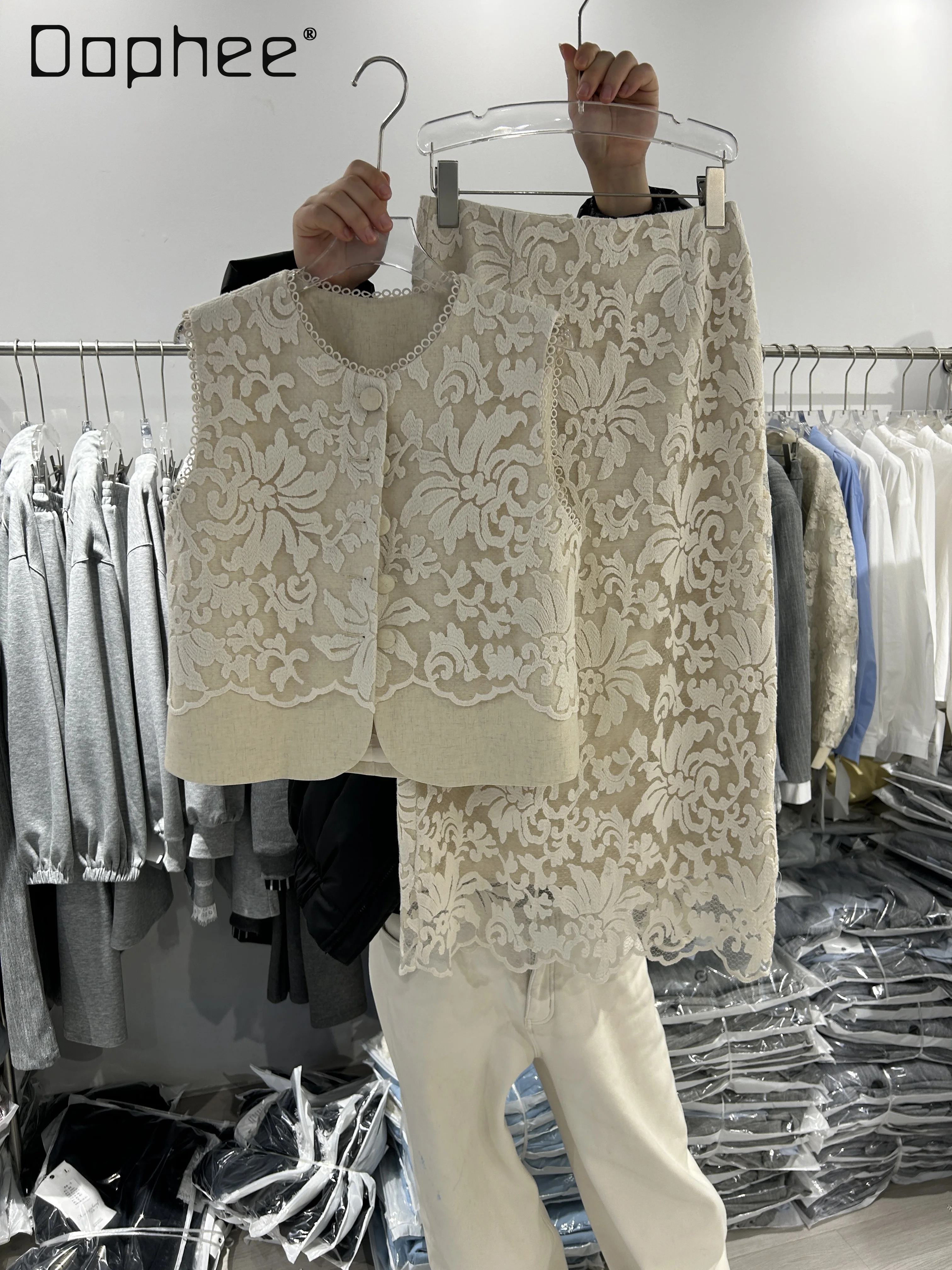 Spring Summer New Commuter Style Temperament Ladies Vest A-line Skirt Two-piece Set High End Celebrity Retro Printing Outfits
Spring Summer New Commuter Style Temperament Ladies Vest A-line Skirt Two-piece Set High End Celebrity Retro Printing Outfits