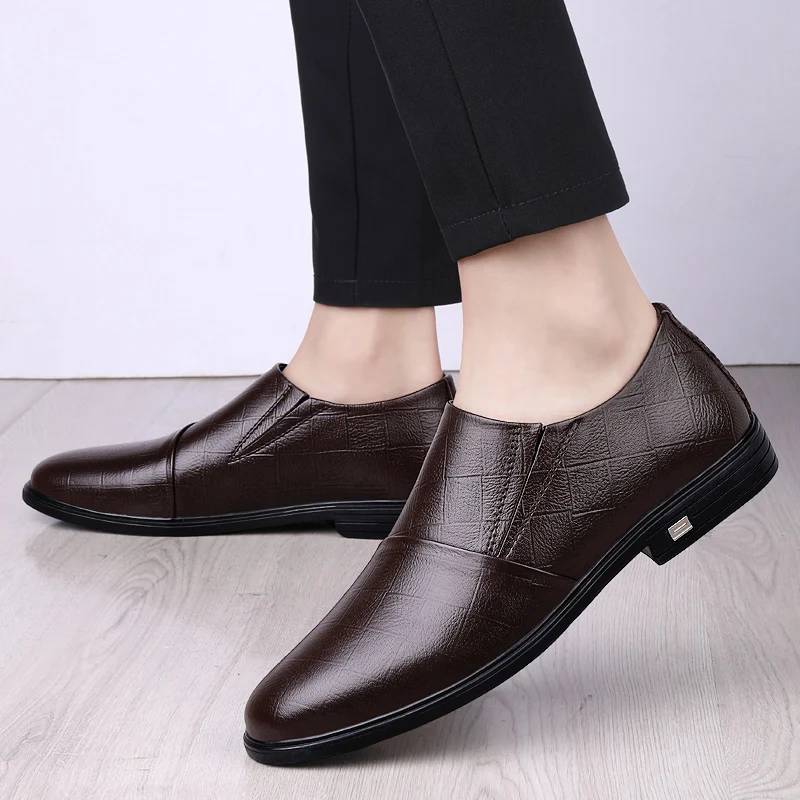 Luxury men's genuine leather shoes Gentleman Classic Retro Style Daily finished shoes for Charm people Black and brown Hot
Luxury men's genuine leather shoes Gentleman Classic Retro Style Daily finished shoes for Charm people Black and brown Hot