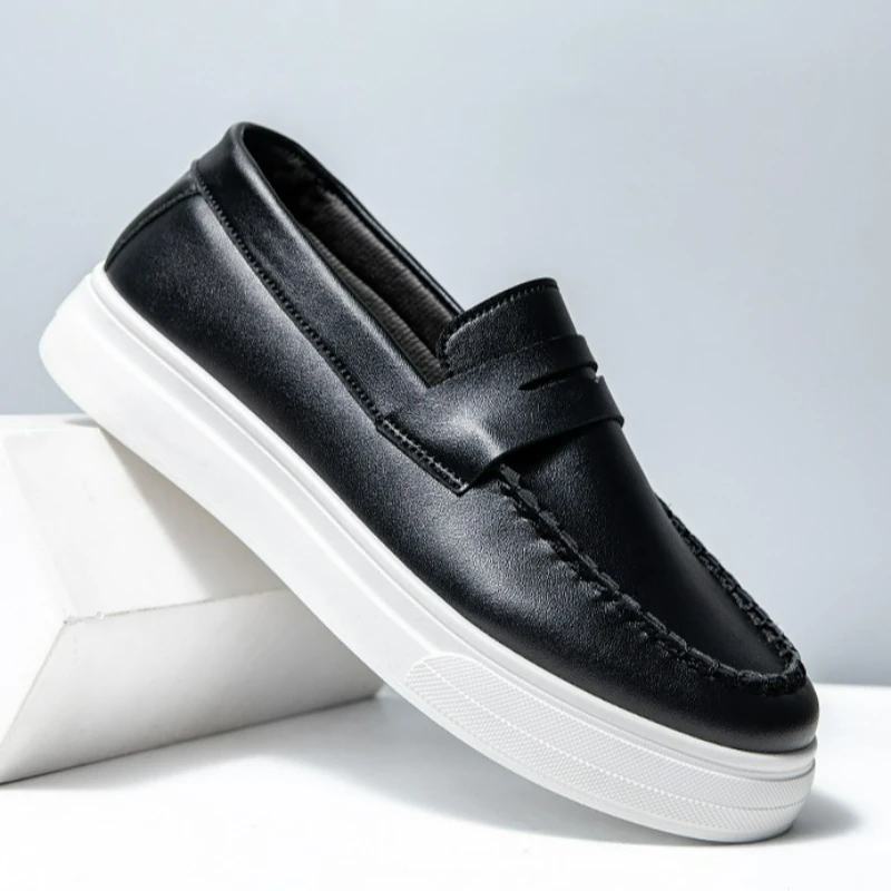 Мужская обувь. Дышащая кожаная обувь. Лоферы на мягкой подошве в британском стиле. Туфли без шнуровки на плоской подошве. Высококачественная уличная повседневная обувь.
Мужская обувь. Дышащая кожаная обувь. Лоферы на мягкой подошве в британском стиле. Туфли без шнуровки на плоской подошве. Высококачественная уличная повседневная обувь.