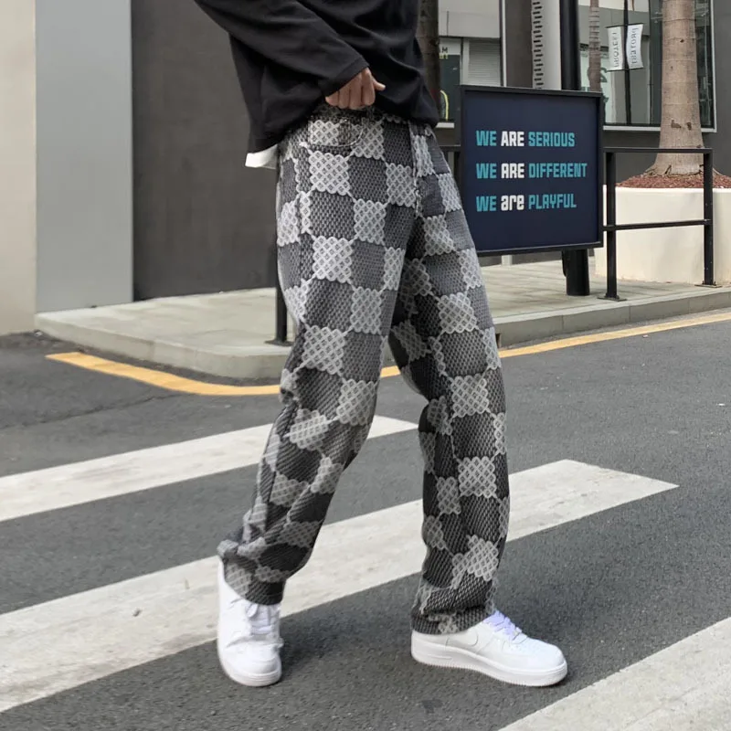 Американские джинсы High Street, мужские клетчатые и принтованные модные дизайны, свободные индивидуальные уличные прямые широкие брюки в стиле хип-хоп
Американские джинсы High Street, мужские клетчатые и принтованные модные дизайны, свободные индивидуальные уличные прямые широкие брюки в стиле хип-хоп
