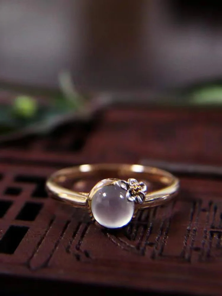 Новое женское кольцо из серебра S925: Простое, роскошное, в винтажном стиле, с охлаждающим эффектом, с поверхностью в форме яйца, с узором «Цветущая слива». Модное украшение для повседневной носки.
Новое женское кольцо из серебра S925: Простое, роскошное, в винтажном стиле, с охлаждающим эффектом, с поверхностью в форме яйца, с узором «Цветущая слива». Модное украшение для повседневной носки.