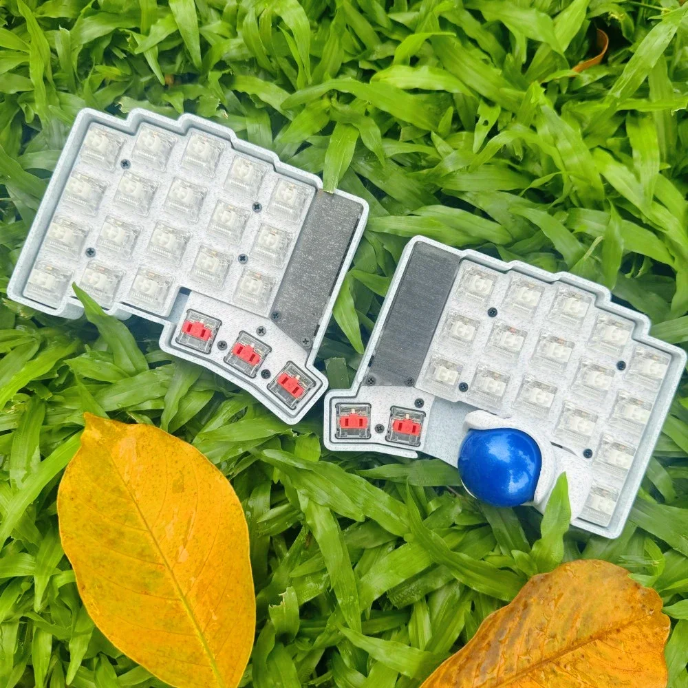 Комплект разделенной клавиатуры Keyball 39, изготовленная на заказ мраморно-белая проводная одномодовая клавиатура с трекбольным экраном, комплект разделенной механической клавиатуры
Комплект разделенной клавиатуры Keyball 39, изготовленная на заказ мраморно-белая проводная одномодовая клавиатура с трекбольным экраном, комплект разделенной механической клавиатуры