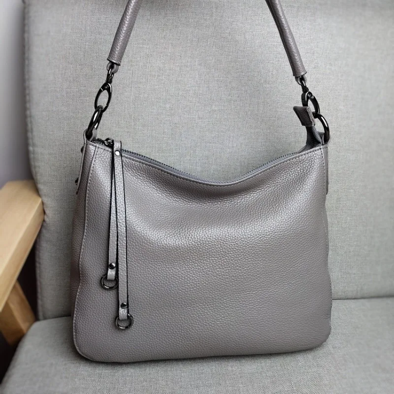 Foreign trade original single bag, genuine leather women's bag, top layer cowhide shoulder crossbody bag
Foreign trade original single bag, genuine leather women's bag, top layer cowhide shoulder crossbody bag