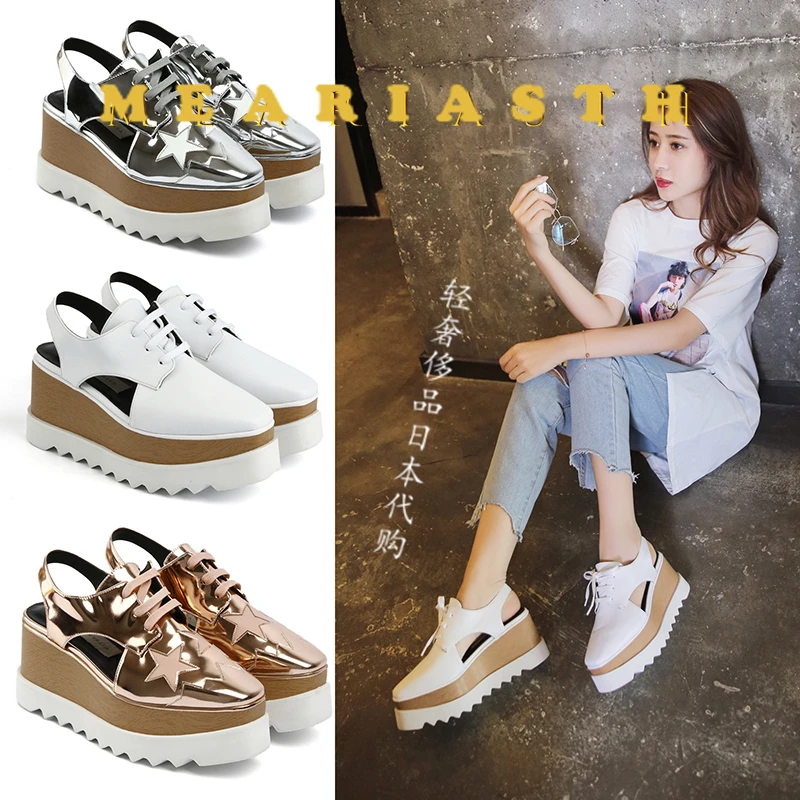 Сандалии из лакированной кожи с пряжкой и ремешком, дышащие кроссовки со звездами, женская летняя обувь с заклепками, повседневная обувь на платформе в корейском стиле на танкетке
Сандалии из лакированной кожи с пряжкой и ремешком, дышащие кроссовки со звездами, женская летняя обувь с заклепками, повседневная обувь на платформе в корейском стиле на танкетке