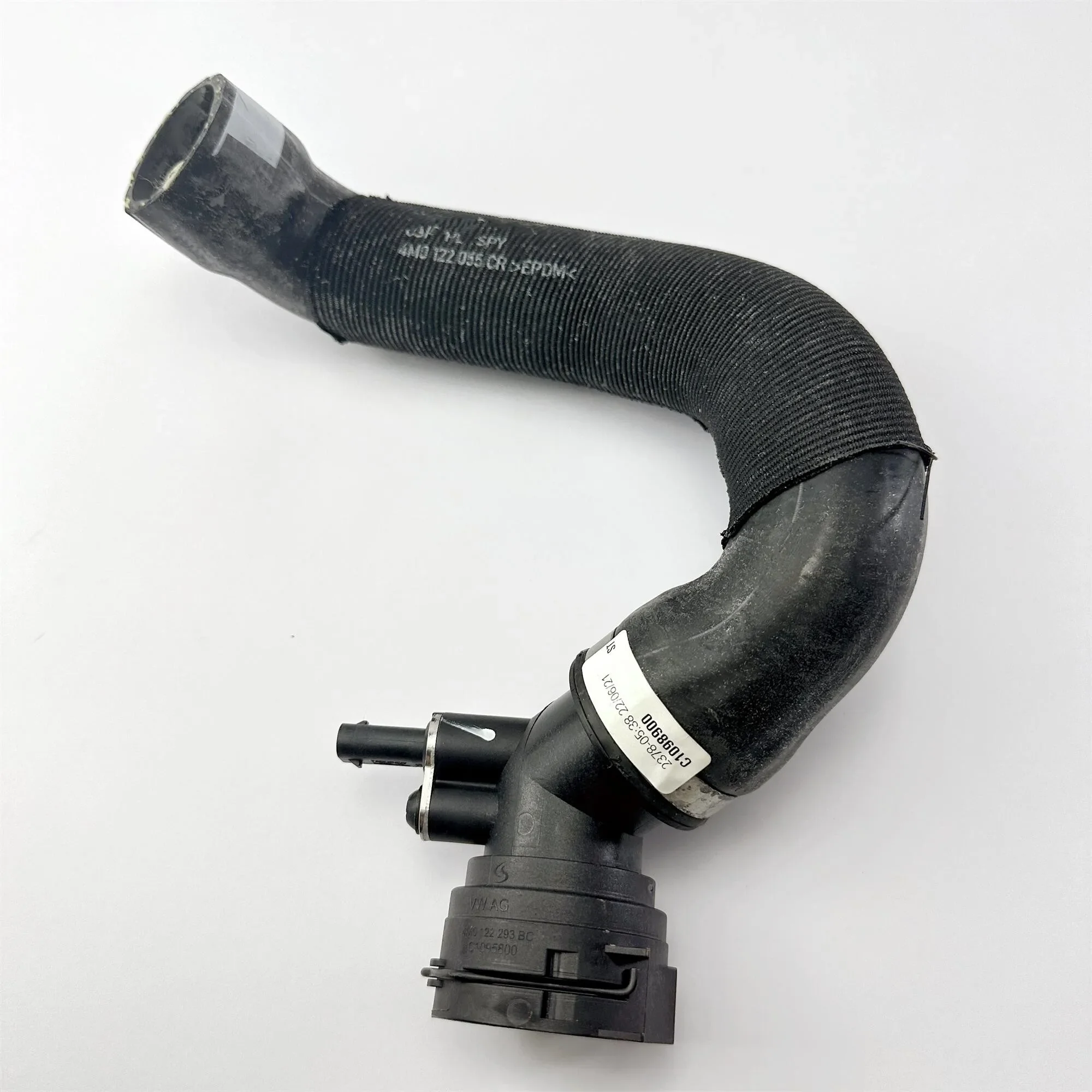 4M0122055CR Coolant Hose for Porsche Touareg Q7/Q8 | Fit 95812205520 4M0121055CH 4M0122293BC
4M0122055CR Coolant Hose for Porsche Touareg Q7/Q8 | Fit 95812205520 4M0121055CH 4M0122293BC