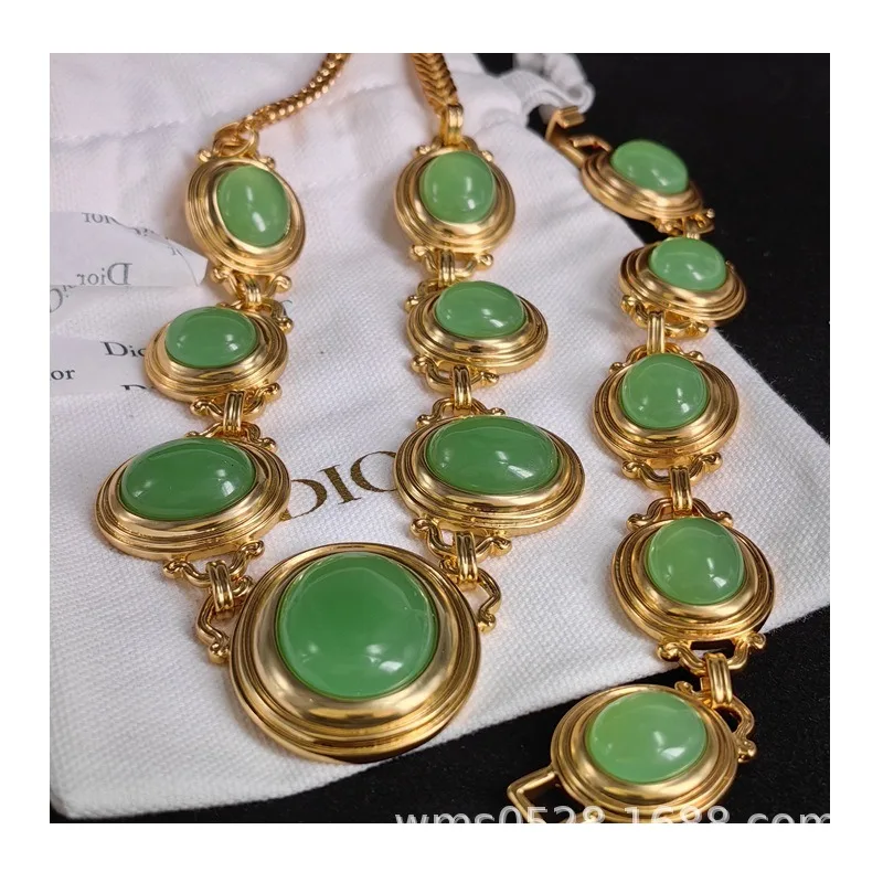 French Retro Original Replica Necklace Medieval Women's Pendant Qingdao Jewelry Plated with Real Gold
French Retro Original Replica Necklace Medieval Women's Pendant Qingdao Jewelry Plated with Real Gold