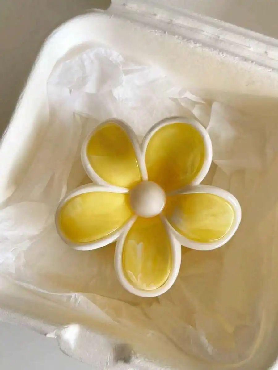 Acrylic Flower Hair Clip For Women Yellow Marble Print Minimalist Claw Clip Beach Vacation Accessory
Acrylic Flower Hair Clip For Women Yellow Marble Print Minimalist Claw Clip Beach Vacation Accessory