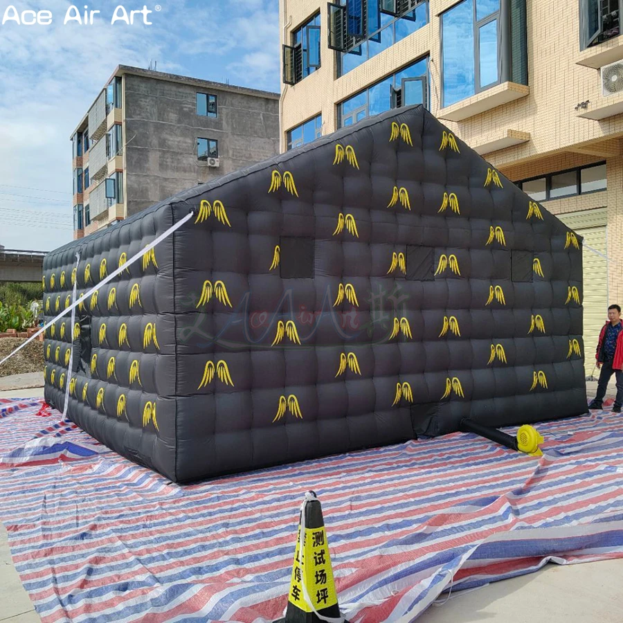 Черная надувная DJ-палатка, которую можно вместить 10–20 человек, настраиваемый логотип и цвет.
Черная надувная DJ-палатка, которую можно вместить 10–20 человек, настраиваемый логотип и цвет.