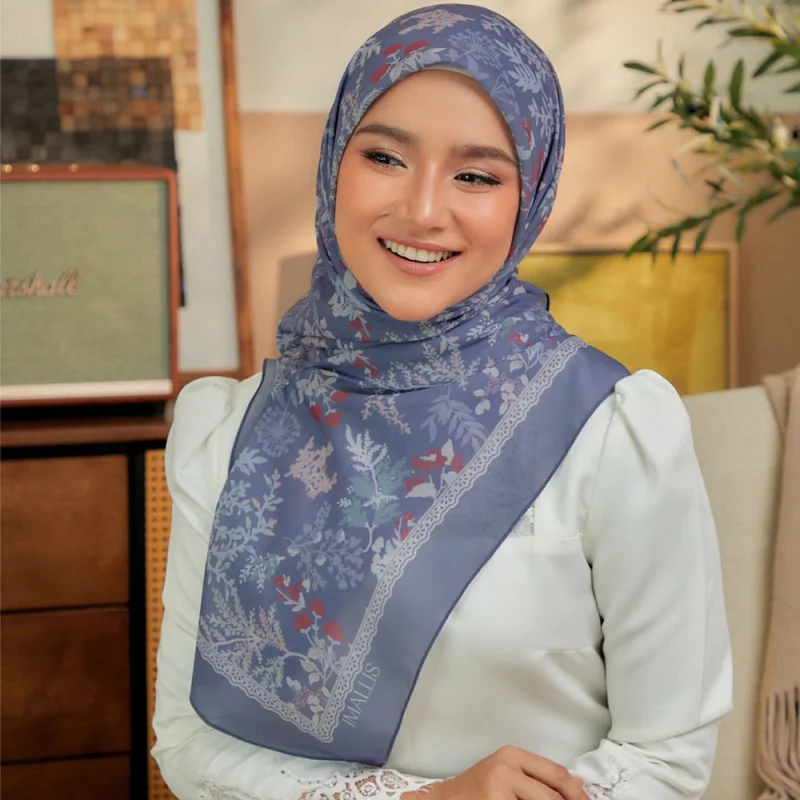 Bali Silk Printed Scarf Malaysian Cotton Rayon Women's Headscarf Shawl110*110cm
Bali Silk Printed Scarf Malaysian Cotton Rayon Women's Headscarf Shawl110*110cm