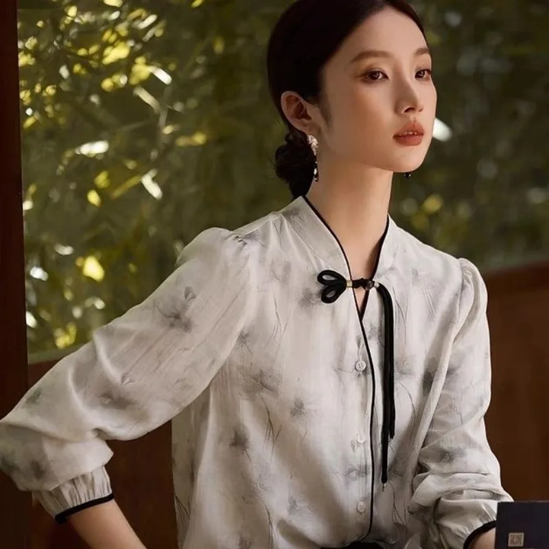 Women Spring Summer Elegant Chinese Style Printing V-neck 3/4 sleeve Shirts Ladies Fashion Lacing All-match Temperament Tops
Women Spring Summer Elegant Chinese Style Printing V-neck 3/4 sleeve Shirts Ladies Fashion Lacing All-match Temperament Tops