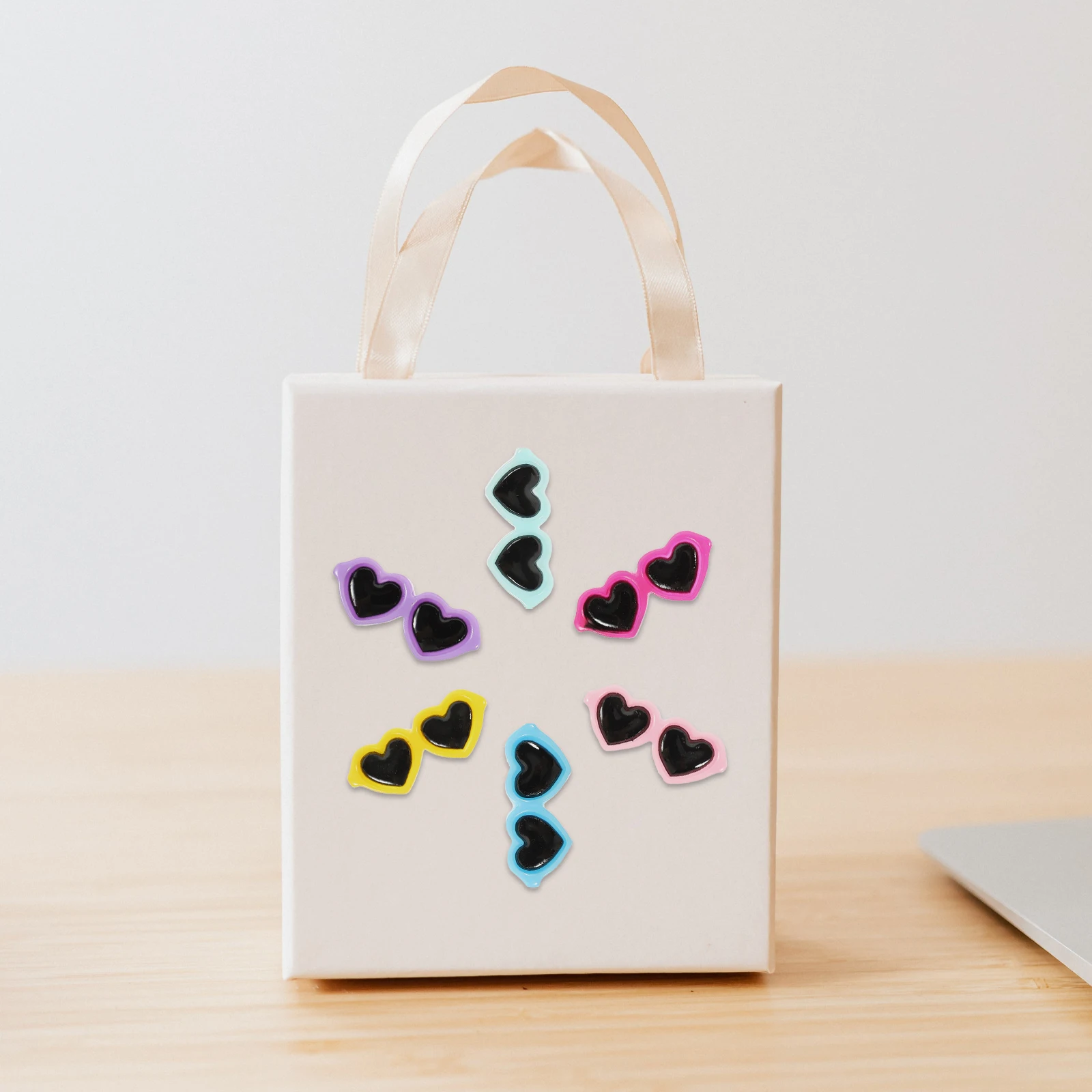 40pcs Mini Heart Sunglasses Charms Multicolor Resin DIY Crafts Jewelry Making Hairpin Phone Case Decor Accessories
40pcs Mini Heart Sunglasses Charms Multicolor Resin DIY Crafts Jewelry Making Hairpin Phone Case Decor Accessories