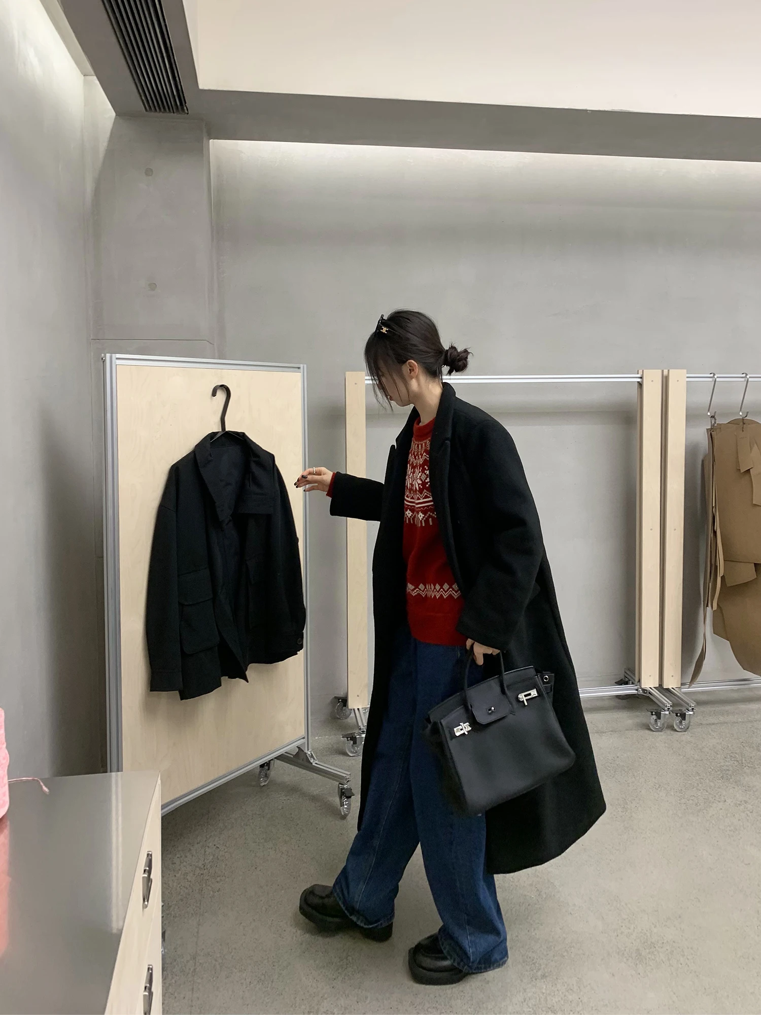 Noumici Women's Double-Breasted Woolen Coat Long Lapel H-Line Mid-Length Korean Sle Lazy Faion Outerwear Thiened
Noumici Women's Double-Breasted Woolen Coat Long Lapel H-Line Mid-Length Korean Sle Lazy Faion Outerwear Thiened