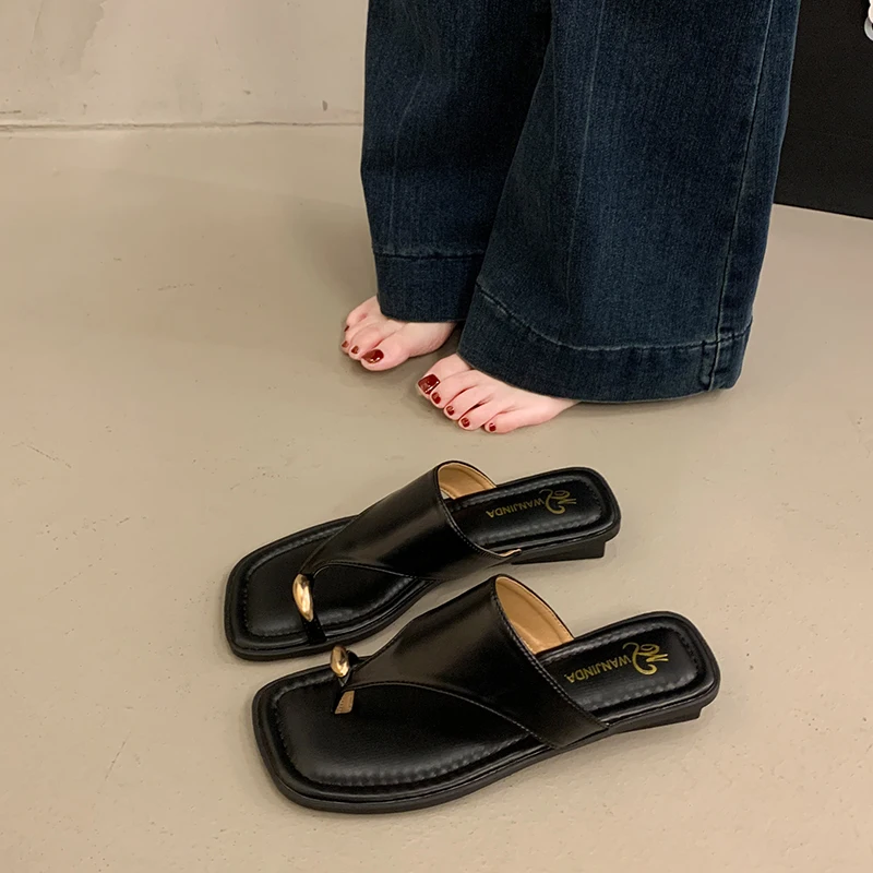 Women's Summer Outdoor Sandals Flat Soft Bottom Toe-Post Slippers Vacation Style Anti-Slip Slip-On Flats Fashionable Flip Flops
Women's Summer Outdoor Sandals Flat Soft Bottom Toe-Post Slippers Vacation Style Anti-Slip Slip-On Flats Fashionable Flip Flops