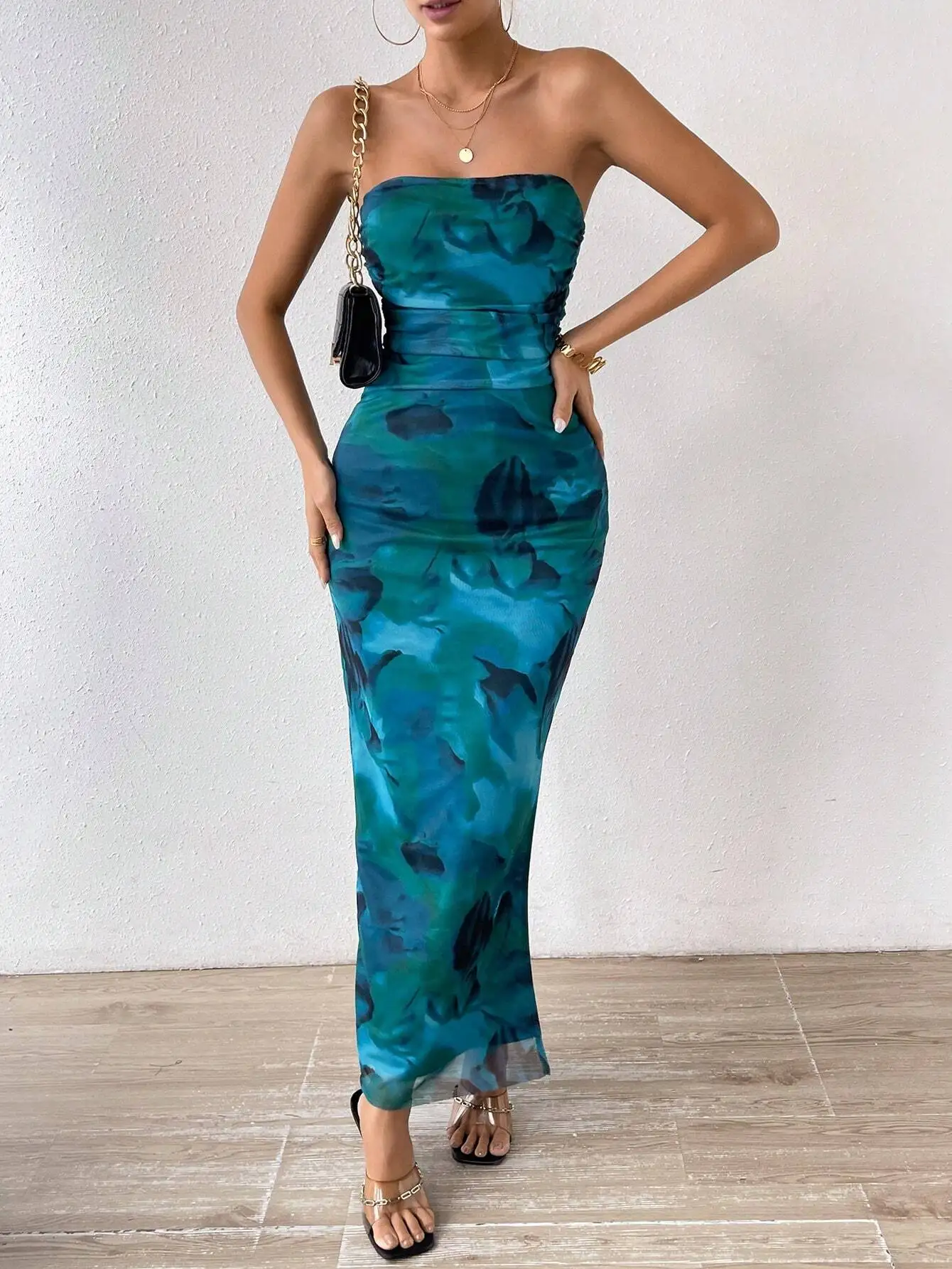 Teal Abstract Print Ruched Strapless Bodycon Maxi Dress
Teal Abstract Print Ruched Strapless Bodycon Maxi Dress
