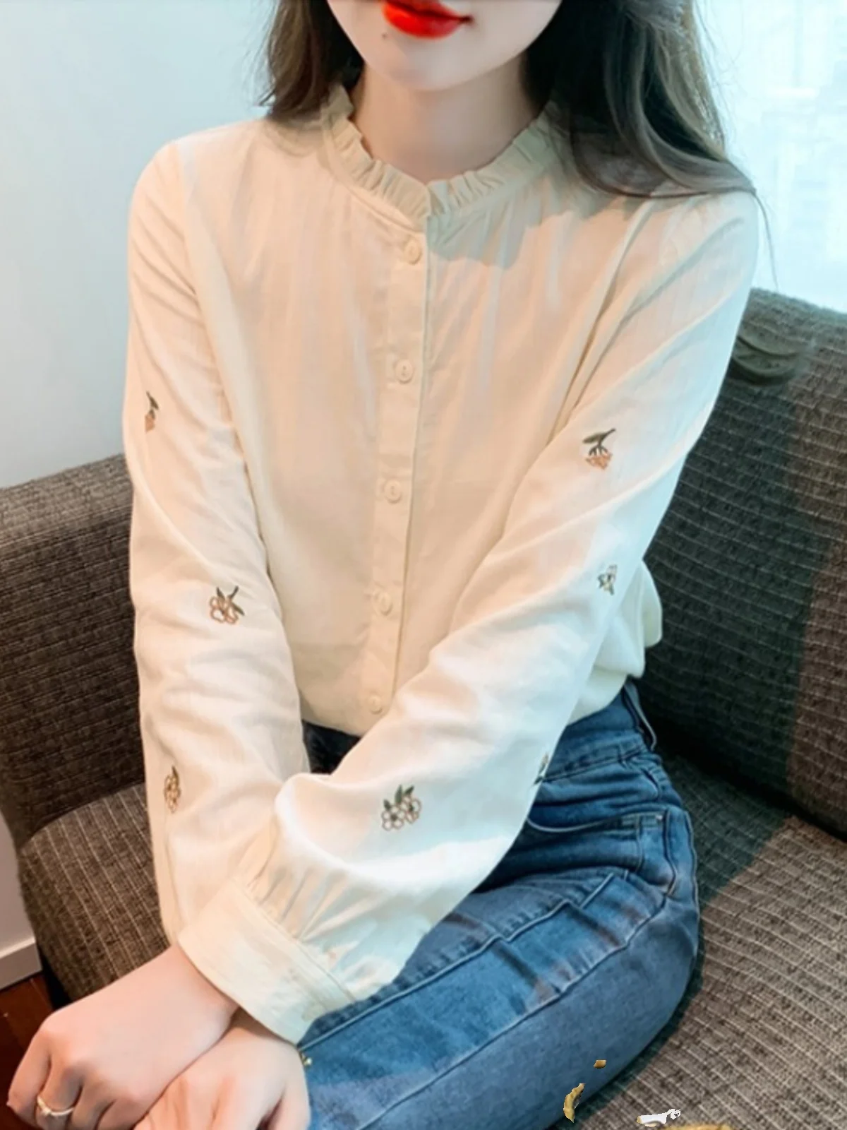Elegant Embroidered Stand Collar Shirt Women's Fashionable Inner Wear Petite Top Cotton Long Sleeve Chinese Style Shirt
Elegant Embroidered Stand Collar Shirt Women's Fashionable Inner Wear Petite Top Cotton Long Sleeve Chinese Style Shirt