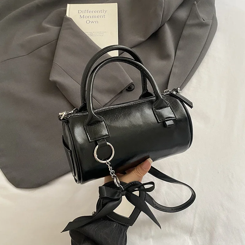 Lady's Mobile Phone Shoulder Bags Simple Small Square Bag Women's Luxury Designer Handbags Cylinder Shape Crossbody Bag
Lady's Mobile Phone Shoulder Bags Simple Small Square Bag Women's Luxury Designer Handbags Cylinder Shape Crossbody Bag