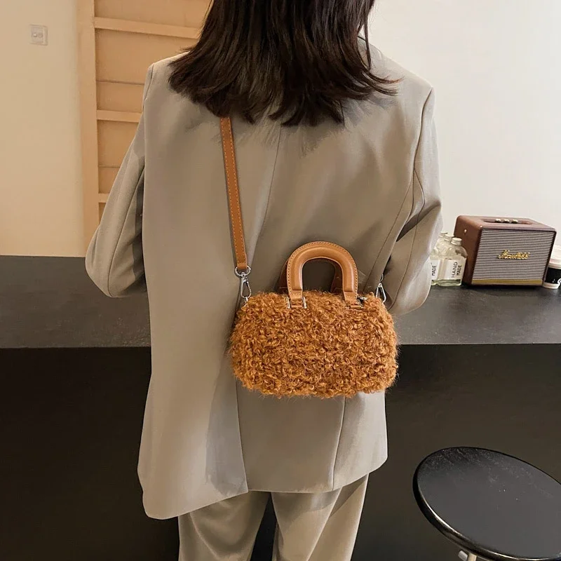 Minimalist Luxury Diaper Bag For Women Elegant Crossbody Bag Designer Vintage Tote Leather For Commuter And Party Events
Minimalist Luxury Diaper Bag For Women Elegant Crossbody Bag Designer Vintage Tote Leather For Commuter And Party Events