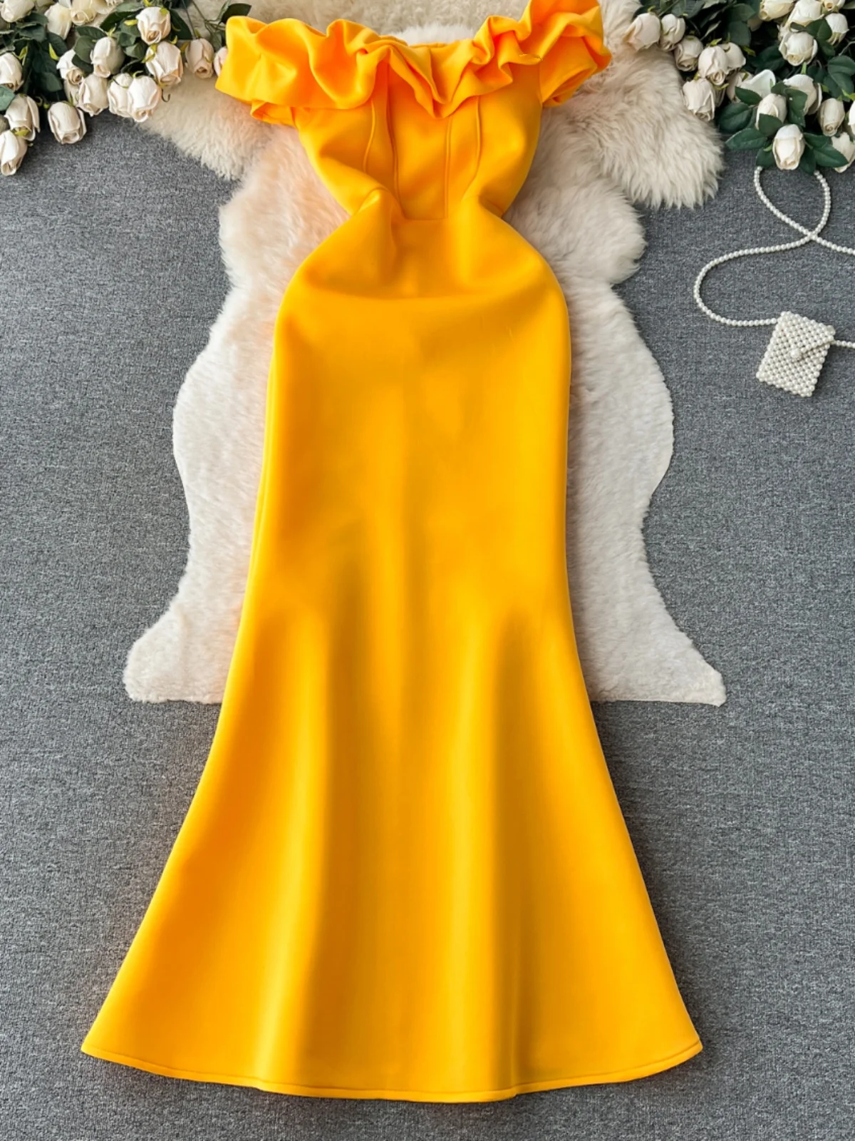 French Style High-Grade off-Shoulder Wooden Ear Stitching Party Dress Women's Slim Fit Elegant Lady of Note
French Style High-Grade off-Shoulder Wooden Ear Stitching Party Dress Women's Slim Fit Elegant Lady of Note