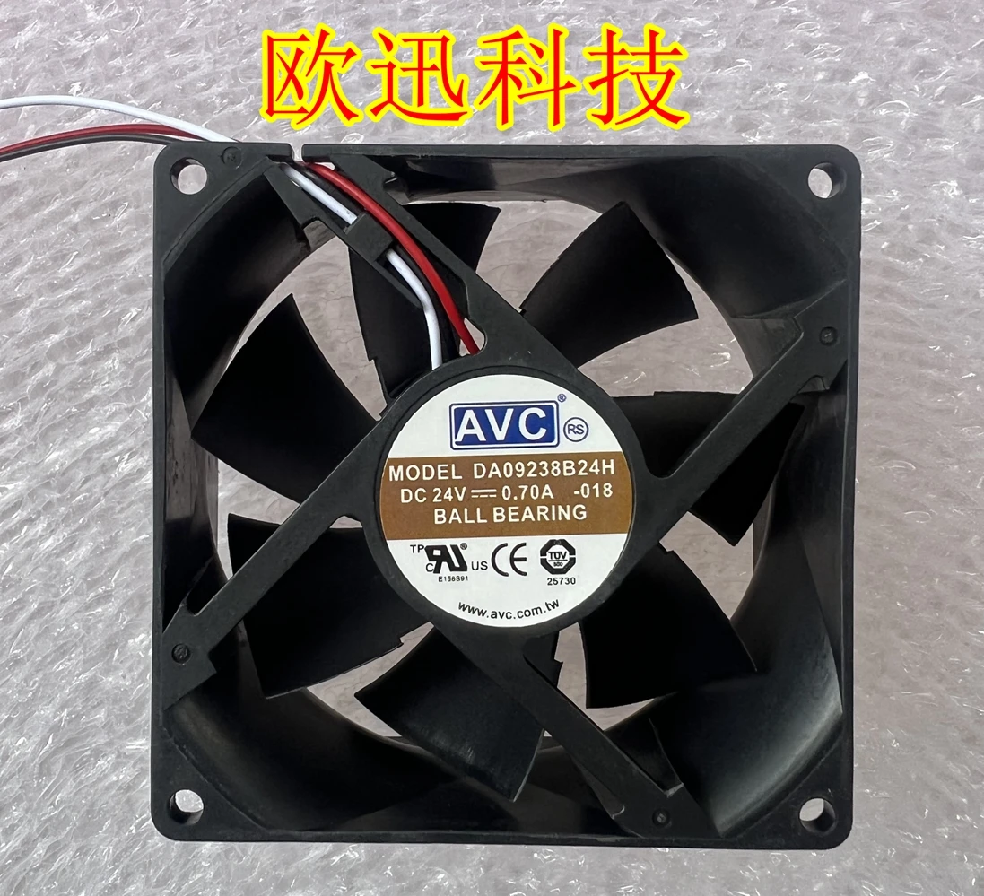 AVC DT09238B24H 018 DC 24 В 0,70 А 92x92x38 мм 3-проводной охлаждающий вентилятор для сервера
AVC DT09238B24H 018 DC 24 В 0,70 А 92x92x38 мм 3-проводной охлаждающий вентилятор для сервера