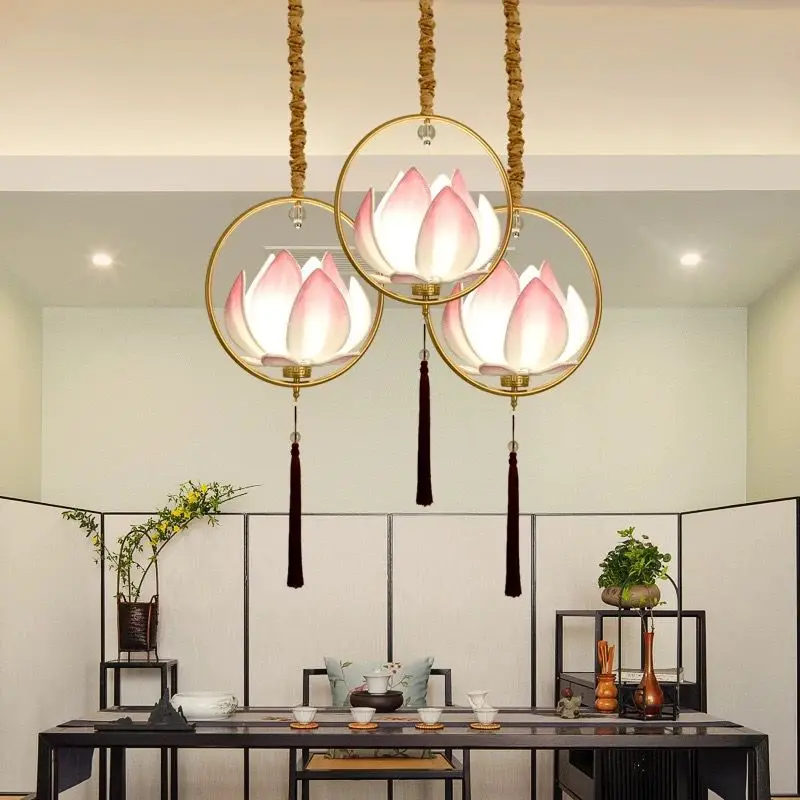 Chinese classical lotus pendant lamp Room Restaurant aisle Chinese style Zen hand painted fabric pendant lamp
Chinese classical lotus pendant lamp Room Restaurant aisle Chinese style Zen hand painted fabric pendant lamp