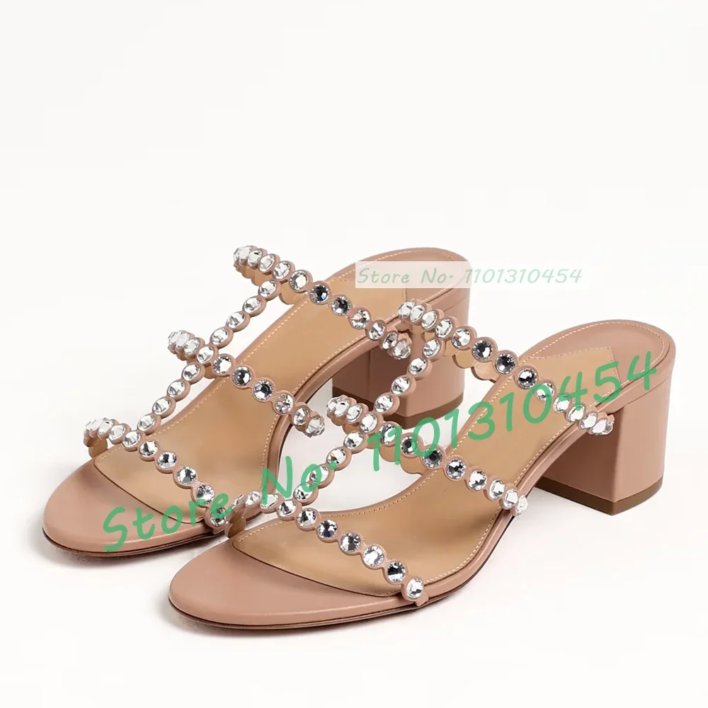 Женские замшевые туфли на квадратном каблуке, с открытым носком
Женские замшевые туфли на квадратном каблуке, с открытым носком