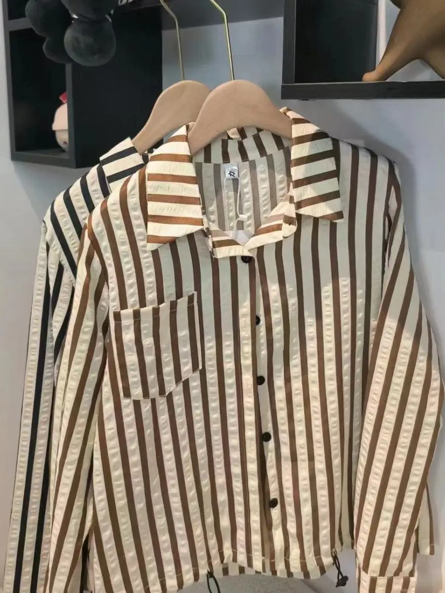 Весна 2021, женский модный цветной полосатый топ, свободный крой, утягивающий талию, универсальный длинный топ с воротником све
Весна 2021, женский модный цветной полосатый топ, свободный крой, утягивающий талию, универсальный длинный топ с воротником све