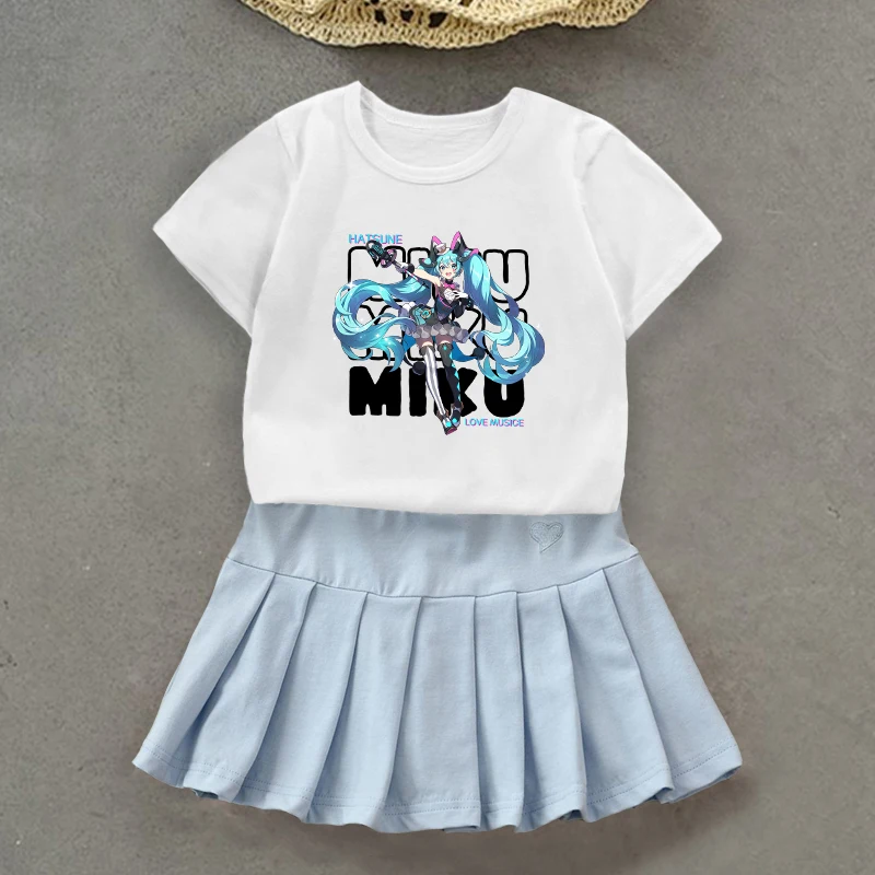 New Hatsunes Miku Girl Short Sleeved Pleated Skirt Set Kids Cartoon T-shirt Skirt 2pcs Suit Baby Tees Children Cute Clothes Gift
New Hatsunes Miku Girl Short Sleeved Pleated Skirt Set Kids Cartoon T-shirt Skirt 2pcs Suit Baby Tees Children Cute Clothes Gift