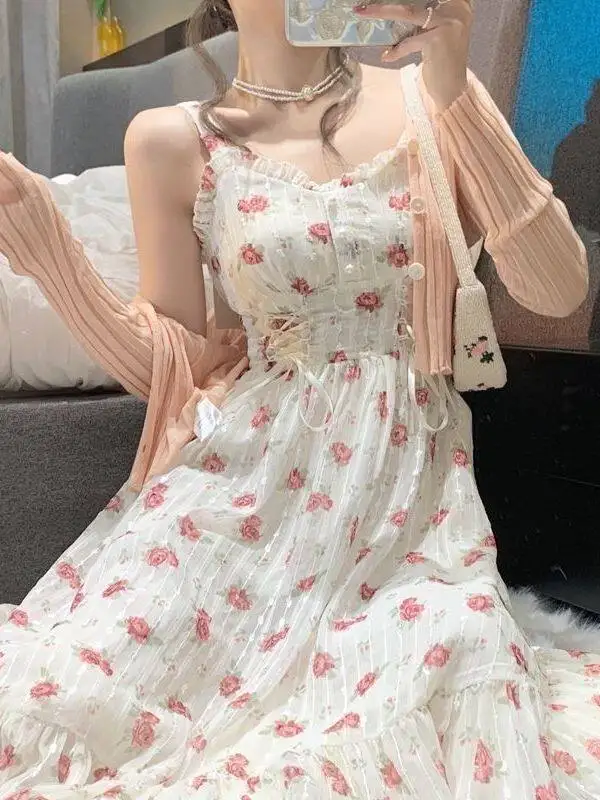 plus Size Floral Halter Dress Set Women's Summer Sunscreen Cardigan Sweet Two-Piece Set Casual Loose Fit V-Neck Sleeveless
plus Size Floral Halter Dress Set Women's Summer Sunscreen Cardigan Sweet Two-Piece Set Casual Loose Fit V-Neck Sleeveless