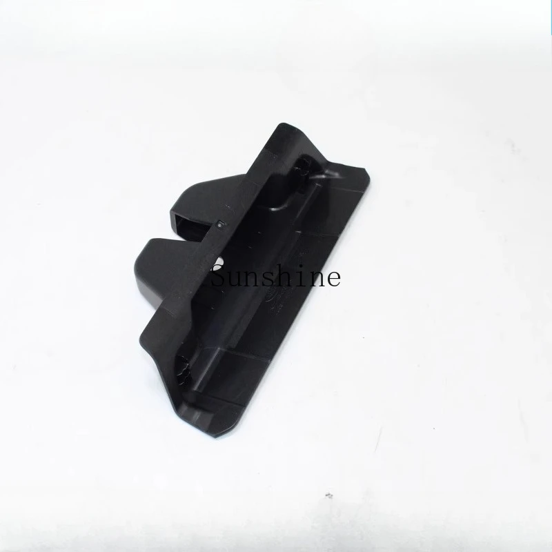 Applicable to the discovery of Shenxing tail door lock cover sports trunk lock cover door protection shell original
Applicable to the discovery of Shenxing tail door lock cover sports trunk lock cover door protection shell original