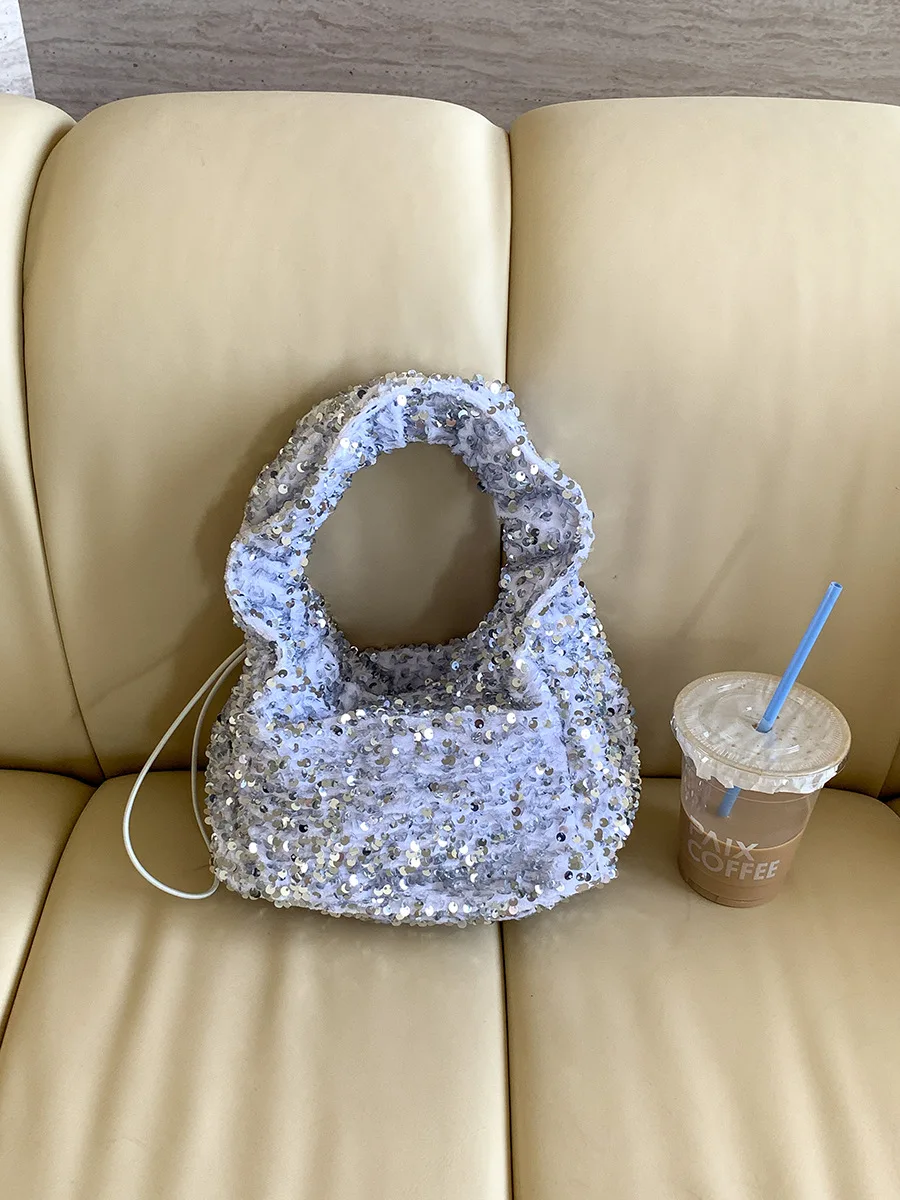 New soft underarm bag female niche shiny hand bill shoulder bag with all high-grade glitter pleated bag
New soft underarm bag female niche shiny hand bill shoulder bag with all high-grade glitter pleated bag