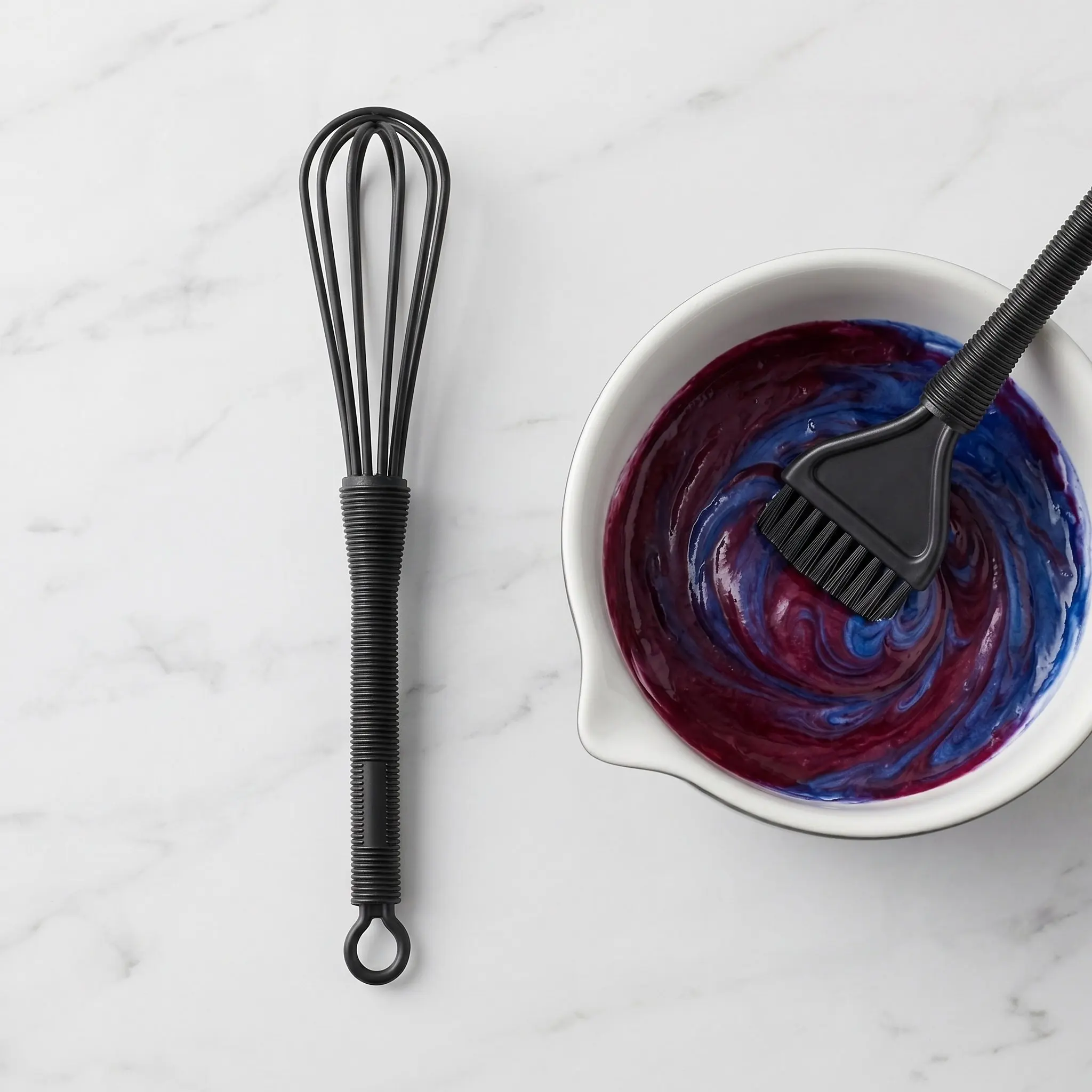 5Pcs Mini Plastic Whisks for Hair Dye Color Mixing and Kitchen Use Easy Operation Reusable Even Blending Whisk for Salon Home
5Pcs Mini Plastic Whisks for Hair Dye Color Mixing and Kitchen Use Easy Operation Reusable Even Blending Whisk for Salon Home