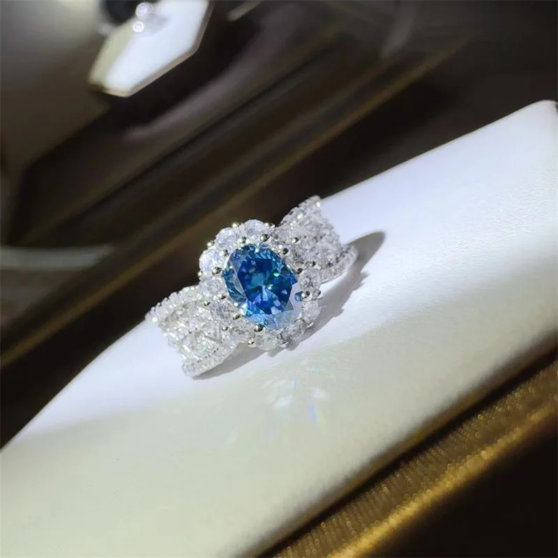 Luxury Platinum Solid Platinum PT950 Women's Ring Diamond Banquet Proposal Gift 18K Women's Diamond
Luxury Platinum Solid Platinum PT950 Women's Ring Diamond Banquet Proposal Gift 18K Women's Diamond