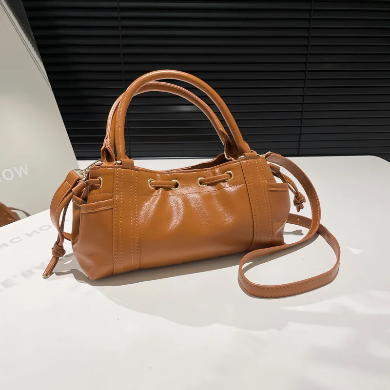 Multi functional handbag, large capacity PU leather, fully matched shoulder bag, solid color, elegant Boston bag, commuting bag
Multi functional handbag, large capacity PU leather, fully matched shoulder bag, solid color, elegant Boston bag, commuting bag