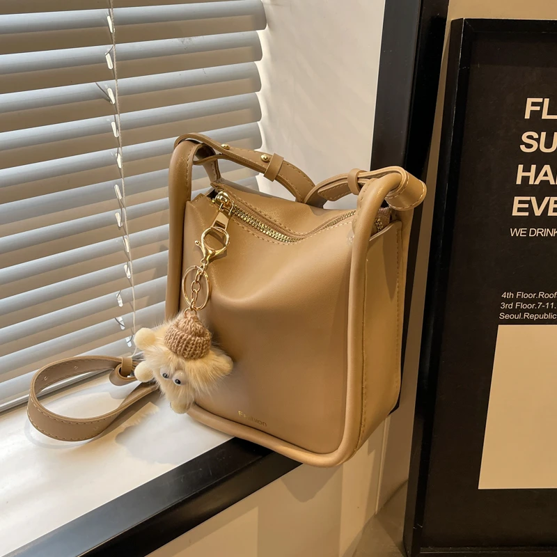 Fashion Solid Zipper Thread High Capacity Pu Shoulder Bags and Crossbody Bag 2024 High Quality Women's Bag Bolsos De Señora
Fashion Solid Zipper Thread High Capacity Pu Shoulder Bags and Crossbody Bag 2024 High Quality Women's Bag Bolsos De Señora