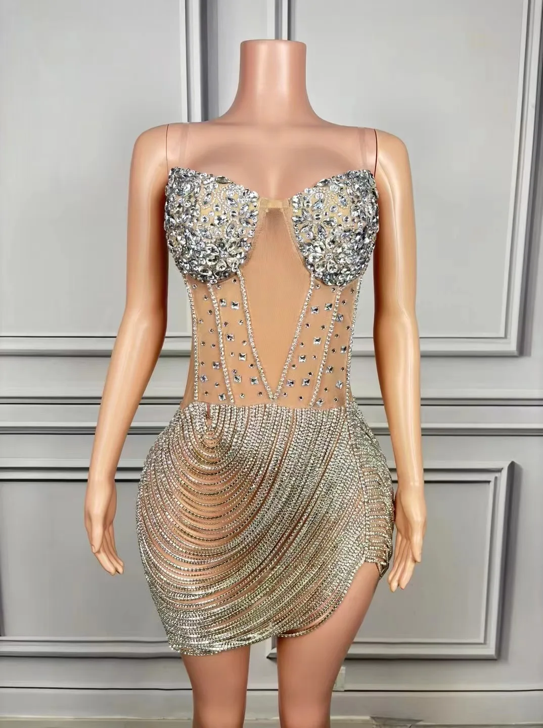 New Mesh Silver Rhinestones Mini Dress Crystals Fringes Outfit Birthday Celebrate Sexy Stage Costume Performance Women Dancer
New Mesh Silver Rhinestones Mini Dress Crystals Fringes Outfit Birthday Celebrate Sexy Stage Costume Performance Women Dancer