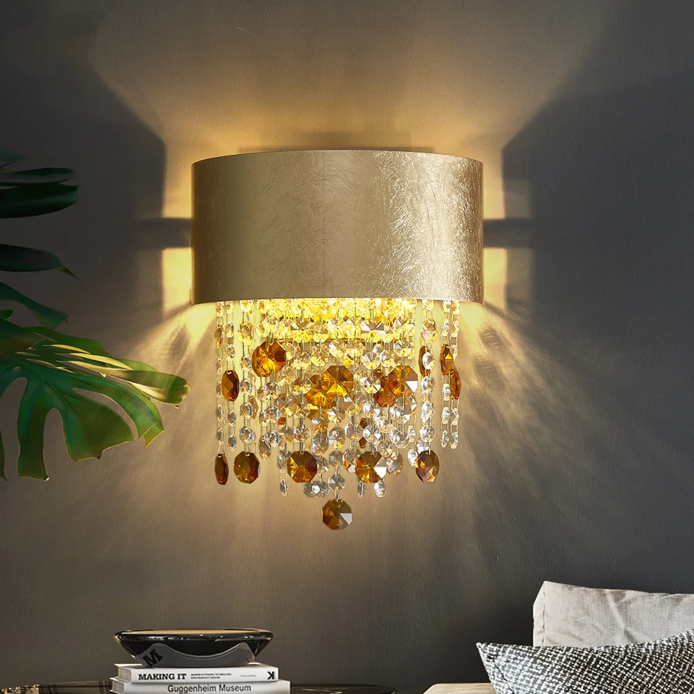 New Modern Bedroom Golden Retro Wall Lamp Luxury Crystal Wall Lamp Bedside Hallway Living Room LED Creative Interior Lighting
New Modern Bedroom Golden Retro Wall Lamp Luxury Crystal Wall Lamp Bedside Hallway Living Room LED Creative Interior Lighting