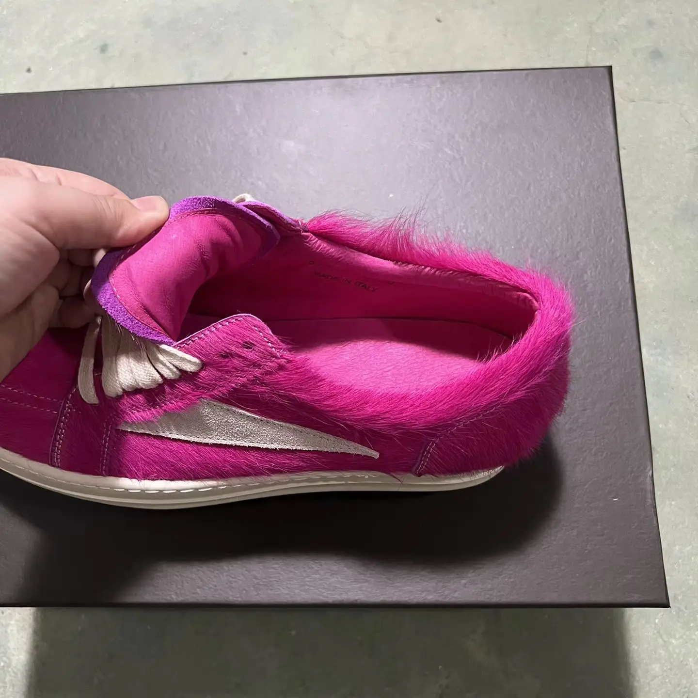 Woman Furry Sneakers Low Top Shoes Men Fur Casual Shoe Lace-Up Thick sole Outdoor Luxury Designer Horsehair Flat Leather Sneaker
Woman Furry Sneakers Low Top Shoes Men Fur Casual Shoe Lace-Up Thick sole Outdoor Luxury Designer Horsehair Flat Leather Sneaker
