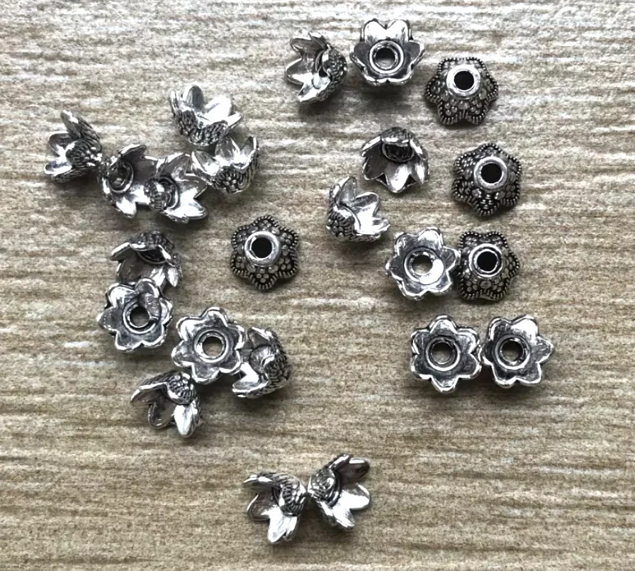 100pcs 5*7mm Alloy metal tibetan silver vintage bead caps for jewelry handmade HWSY0032
100pcs 5*7mm Alloy metal tibetan silver vintage bead caps for jewelry handmade HWSY0032