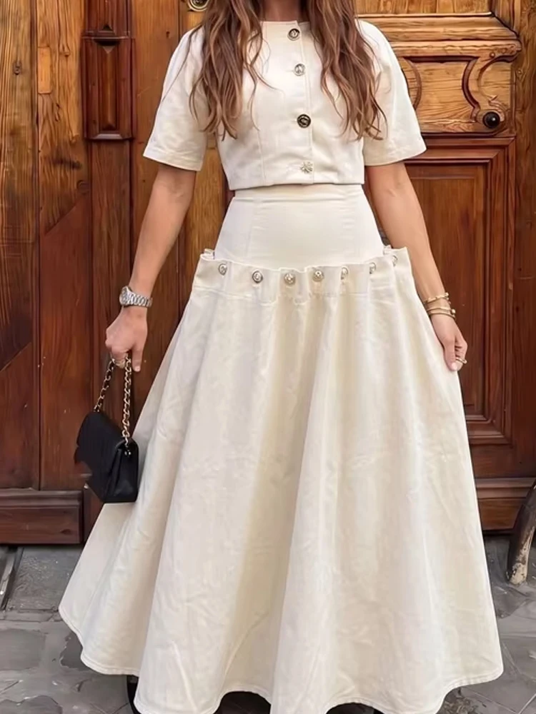 Fashion O-neck Metal Button Top & Skirt Set Women Elegant Street Solid Denim Outfits Casual Short Sleeve Draped Long Skirt Suit
Fashion O-neck Metal Button Top & Skirt Set Women Elegant Street Solid Denim Outfits Casual Short Sleeve Draped Long Skirt Suit