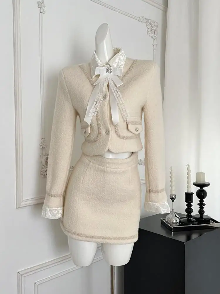 Autumn Winter Vintage Fashion Two Piece Set Women Beige Bow Button Long Sleeves Coat Tops And High Waist A-line Half Short Skirt
Autumn Winter Vintage Fashion Two Piece Set Women Beige Bow Button Long Sleeves Coat Tops And High Waist A-line Half Short Skirt