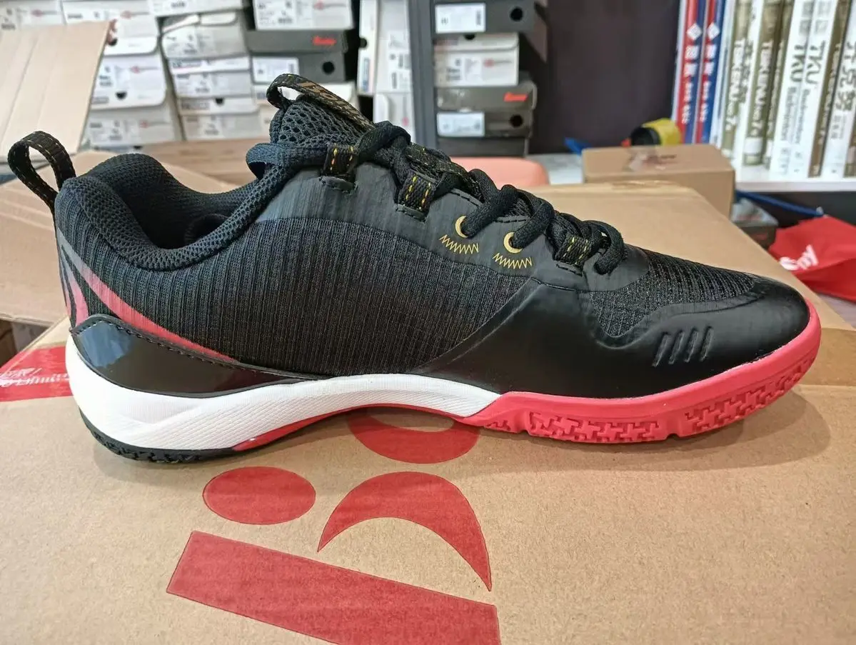 Youth badminton shoes Ultra-lightweight breathable non-slip wear-resistant indoor sports shoes Lace-up non-slip insoles
Youth badminton shoes Ultra-lightweight breathable non-slip wear-resistant indoor sports shoes Lace-up non-slip insoles