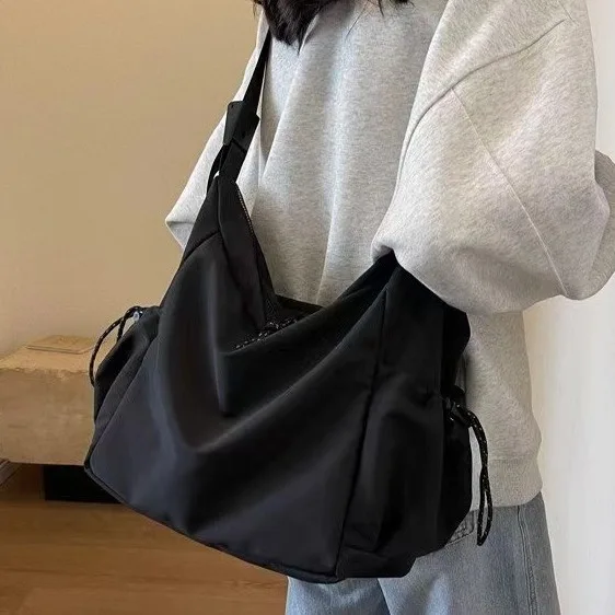 Women's Fashion Shoulder Bag Class Large Capacity Student Tote Bag 2024 New Canvas Commuter Handbag Women Bag
Women's Fashion Shoulder Bag Class Large Capacity Student Tote Bag 2024 New Canvas Commuter Handbag Women Bag