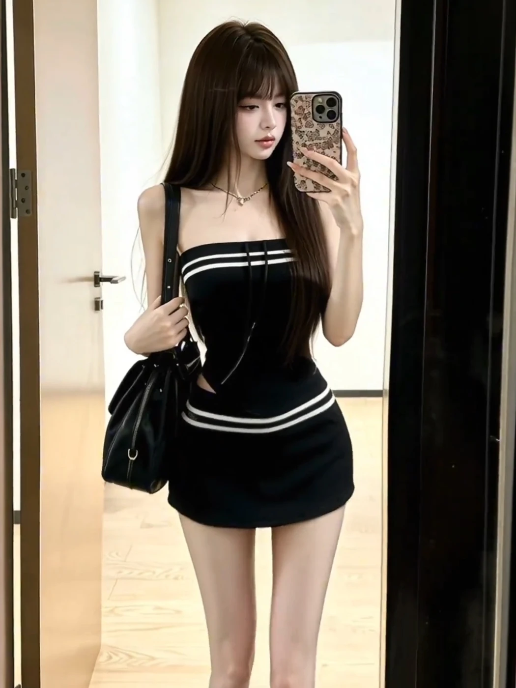 Summer Pure Desire Retro Spicy Girl Color Block Striped Tube Top And High Waist A-Line Skirt Two-Piece Set for Women
Summer Pure Desire Retro Spicy Girl Color Block Striped Tube Top And High Waist A-Line Skirt Two-Piece Set for Women