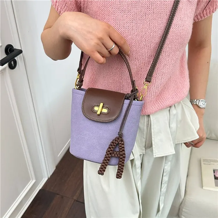 Elegant Popular Diaper Bag For Women Classic Leather Tote Large Capacity Designer Commuter Fashionable Minimalist Shoulder Bag
Elegant Popular Diaper Bag For Women Classic Leather Tote Large Capacity Designer Commuter Fashionable Minimalist Shoulder Bag
