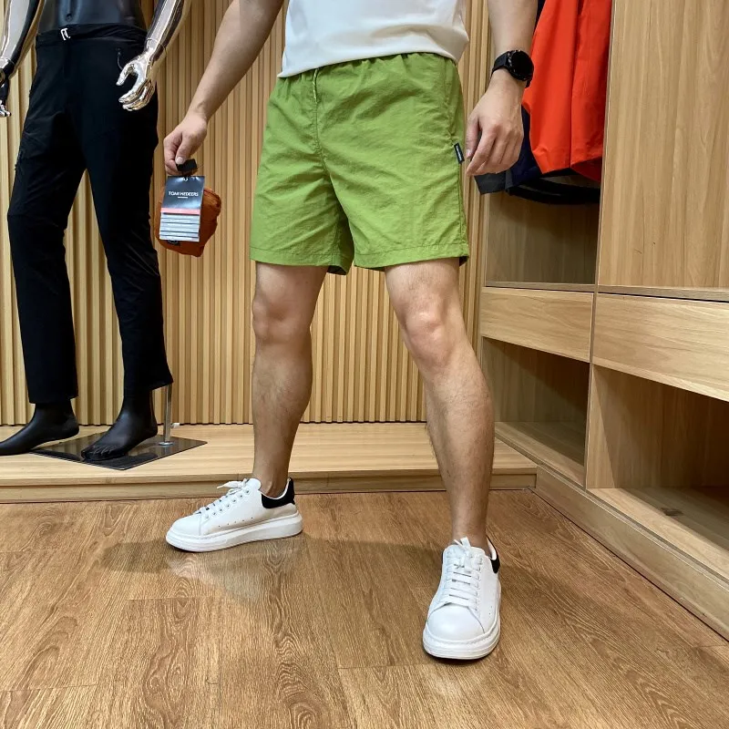 Высококачественные летние мужские легкие износостойкие тонкие спортивные повседневные шорты с карманами, прямой крой, длина до колена
Высококачественные летние мужские легкие износостойкие тонкие спортивные повседневные шорты с карманами, прямой крой, длина до колена
