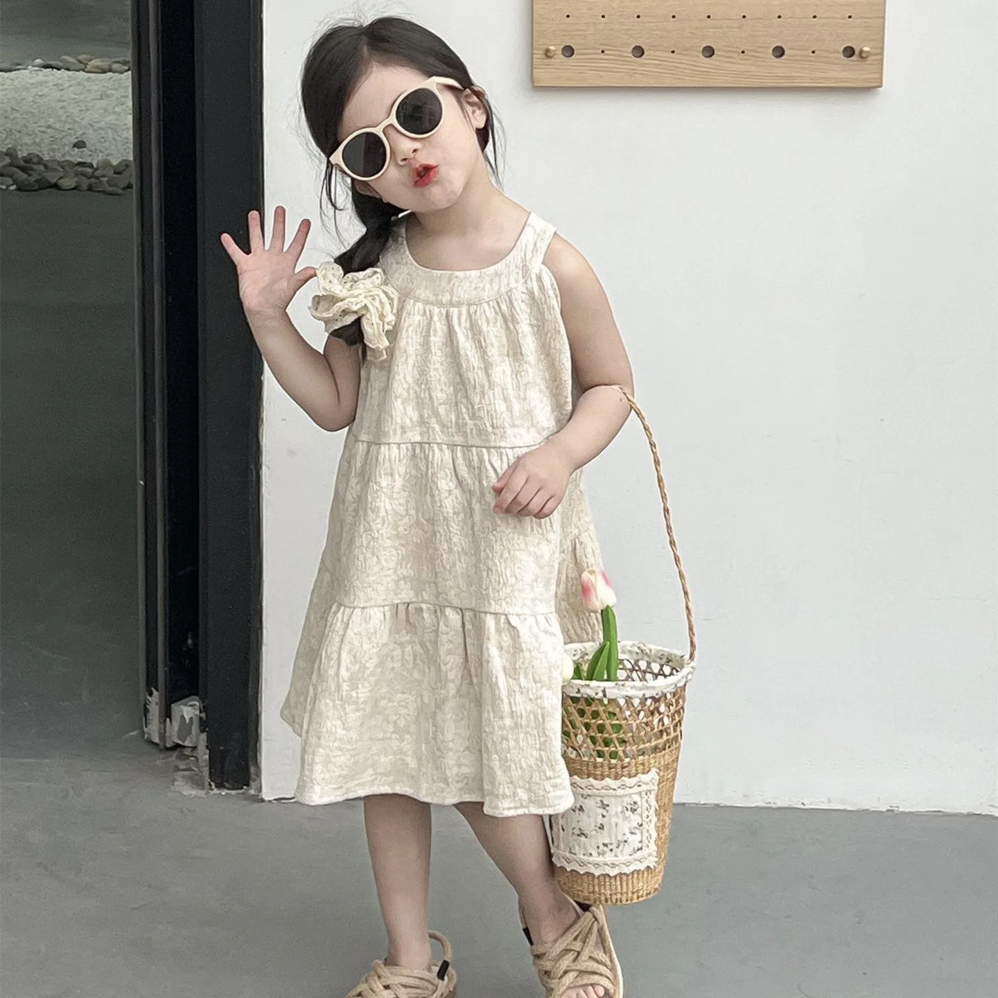 2025 Summer Korean Version of Children's Clothing New Girls Neck-hanging Jacquard Vest Skirt Sweet Cake Skirt Princess Skirt
2025 Summer Korean Version of Children's Clothing New Girls Neck-hanging Jacquard Vest Skirt Sweet Cake Skirt Princess Skirt