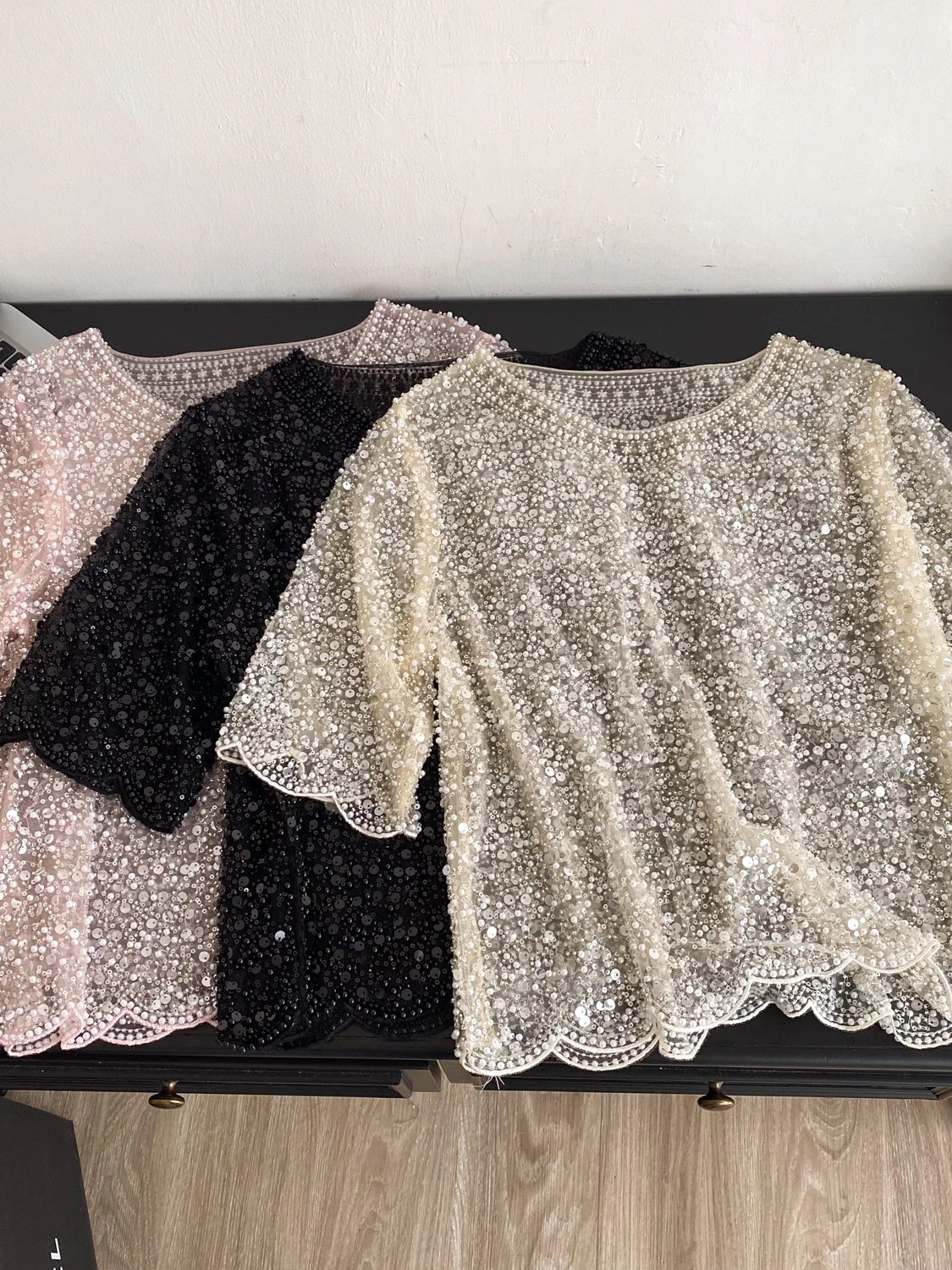 Skin-friendly Breathable Hollow out Hook Design Women's Shirt Summer Korean Style Loose Short Sleeve Cover Belly Commute Styl...
Skin-friendly Breathable Hollow out Hook Design Women's Shirt Summer Korean Style Loose Short Sleeve Cover Belly Commute Styl...