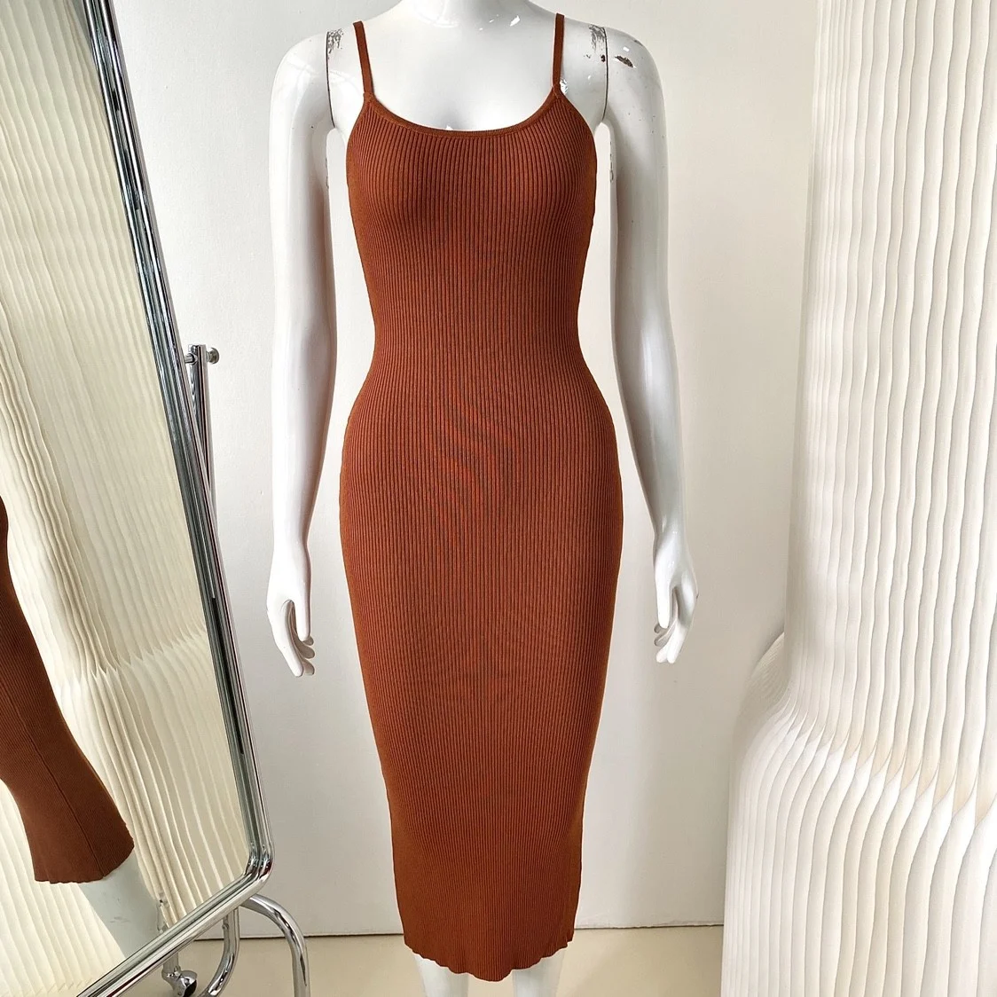 Foreign trade original single sexy Spice Girl sling off shoulder slim fitting bottoming with knitted medium length one-step
Foreign trade original single sexy Spice Girl sling off shoulder slim fitting bottoming with knitted medium length one-step