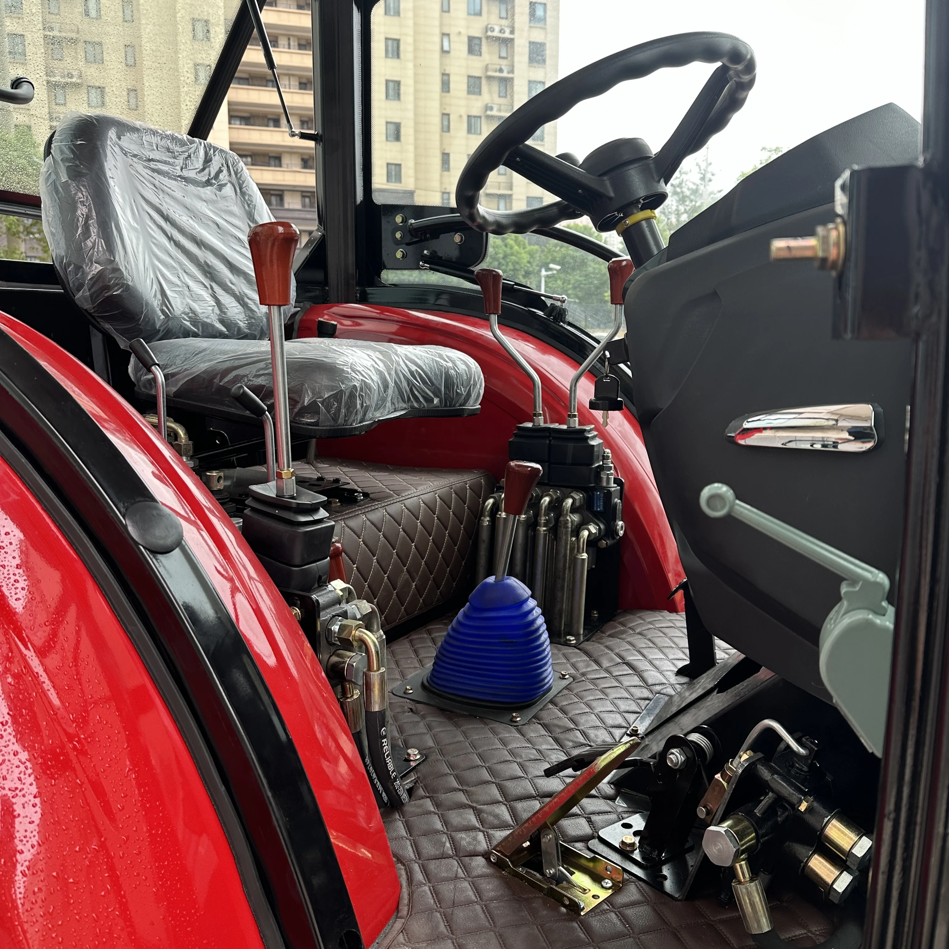 Customizable 40 HP 4WD Diesel Engine Agricultural Machinery Tractor Wheeled Farm Tractor for Agriculture
Customizable 40 HP 4WD Diesel Engine Agricultural Machinery Tractor Wheeled Farm Tractor for Agriculture
