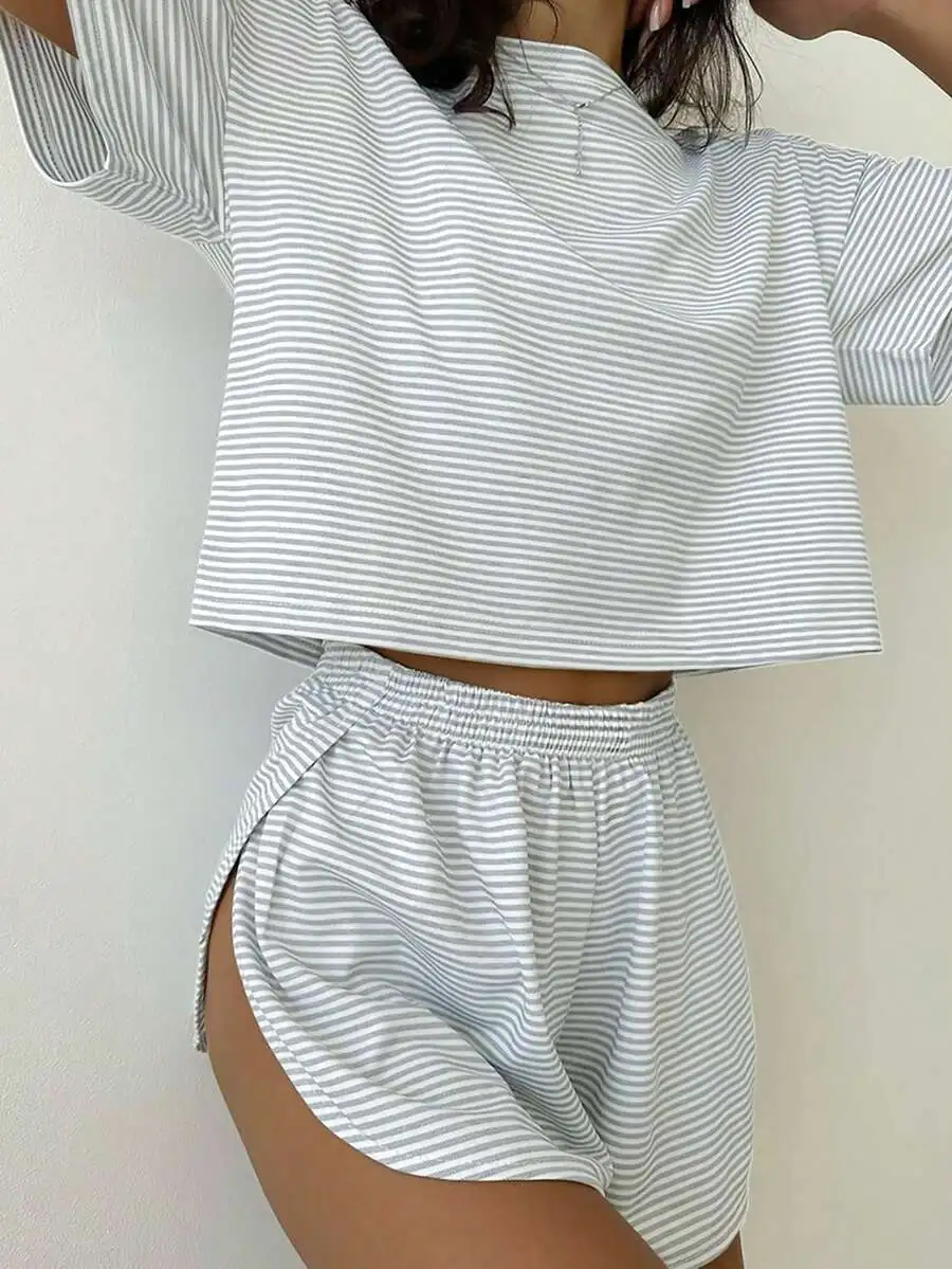 2pcs/Set Simple Loose Fit Striped Knitted Top With Side Split And Shorts, Casual Homewear Set, Suitable For Home Use, Two Pieces Set Outfit
2pcs/Set Simple Loose Fit Striped Knitted Top With Side Split And Shorts, Casual Homewear Set, Suitable For Home Use, Two Pieces Set Outfit